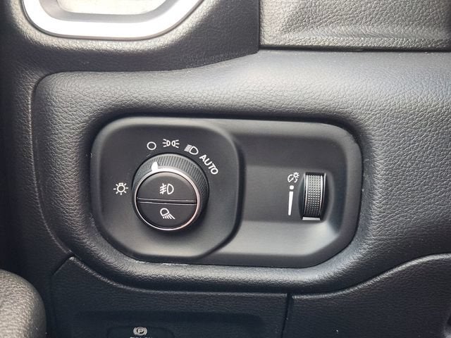 2024 RAM 1500 Lone Star Crew Cab 4x2 5'7" Box