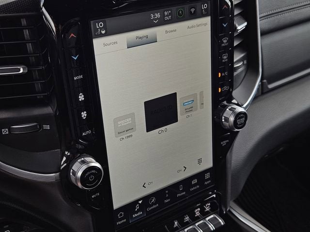 2022 RAM 1500 Laramie Crew Cab 4x4 5'7" Box