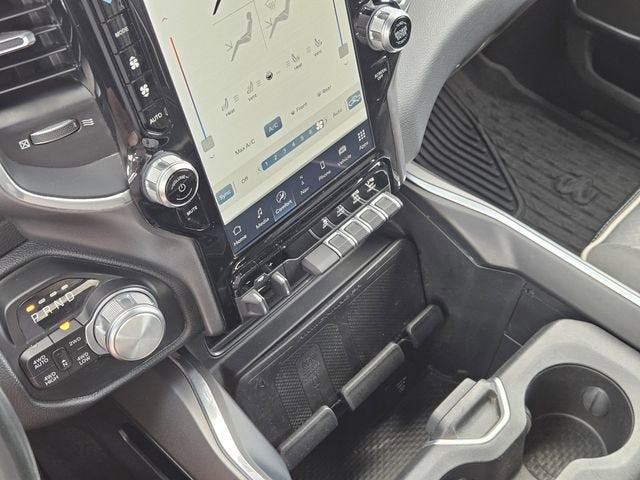 2022 RAM 1500 Laramie Crew Cab 4x4 5'7" Box