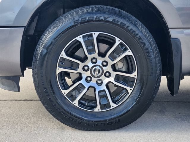 2022 Nissan TITAN Crew Cab SV 4x4