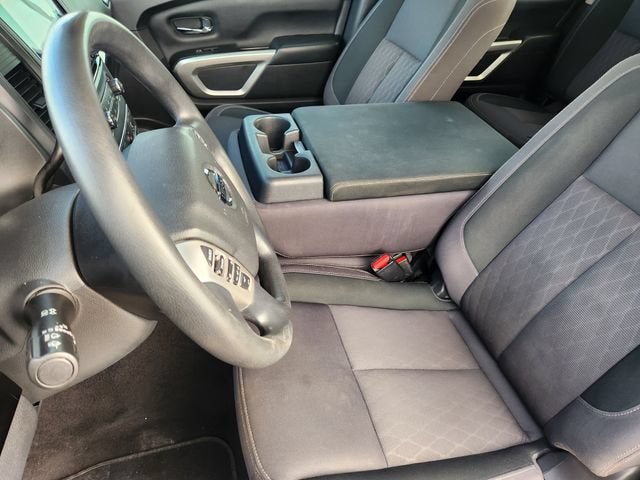 2022 Nissan TITAN Crew Cab SV 4x4