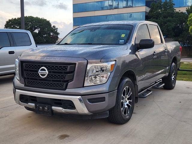 2022 Nissan TITAN Crew Cab SV 4x4