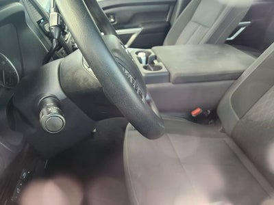 2022 Nissan TITAN Crew Cab SV 4x4