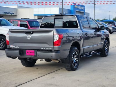 2022 Nissan TITAN Crew Cab SV 4x4