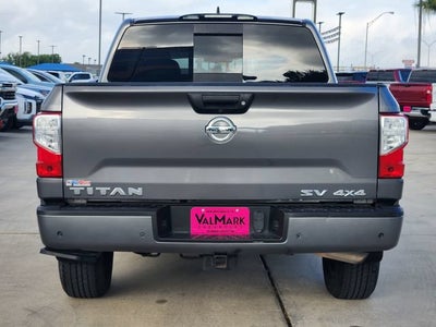 2022 Nissan TITAN Crew Cab SV 4x4