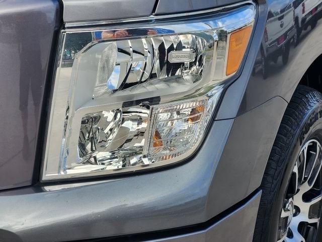 2022 Nissan TITAN Crew Cab SV 4x4