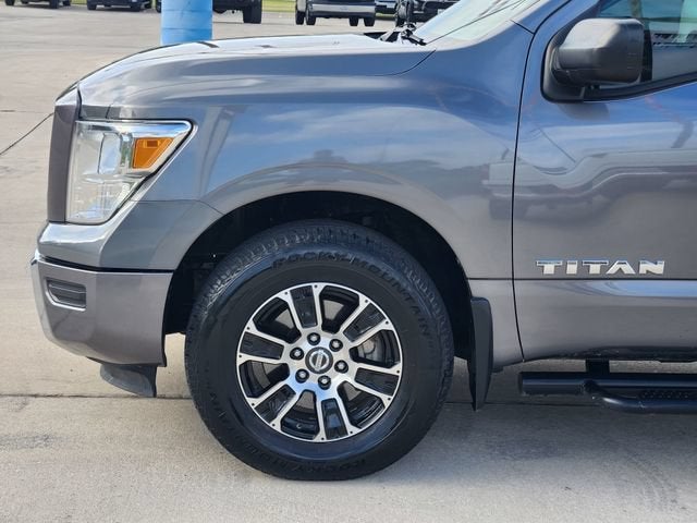2022 Nissan TITAN Crew Cab SV 4x4