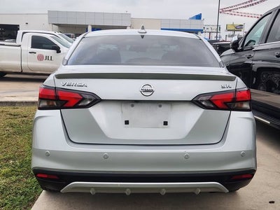 2021 Nissan Versa SR Xtronic CVT