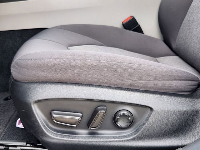 2024 Toyota Camry Hybrid LE