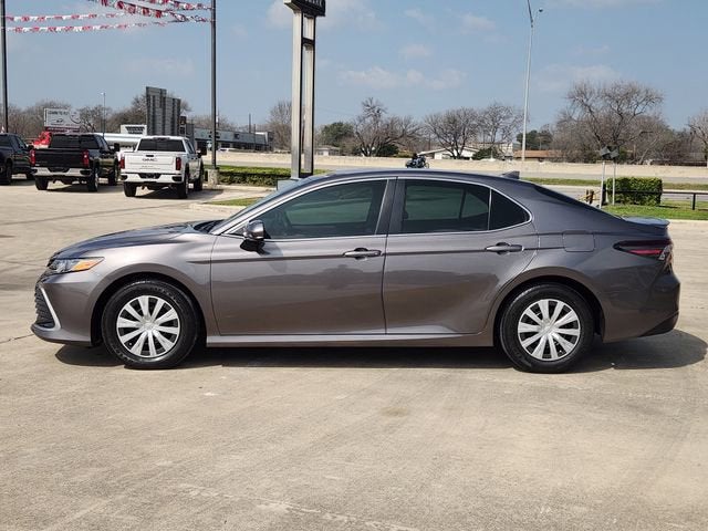 2024 Toyota Camry Hybrid LE