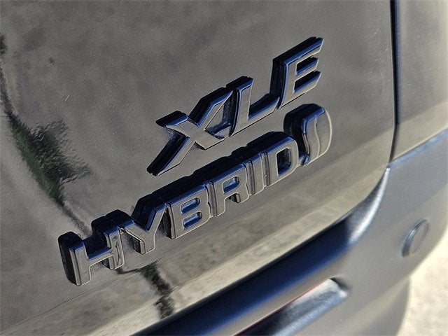 2024 Toyota Sienna LE