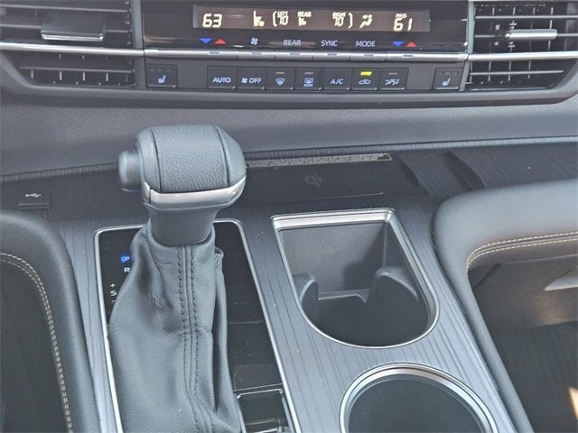 2024 Toyota Sienna LE