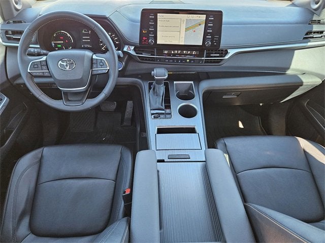 2024 Toyota Sienna LE