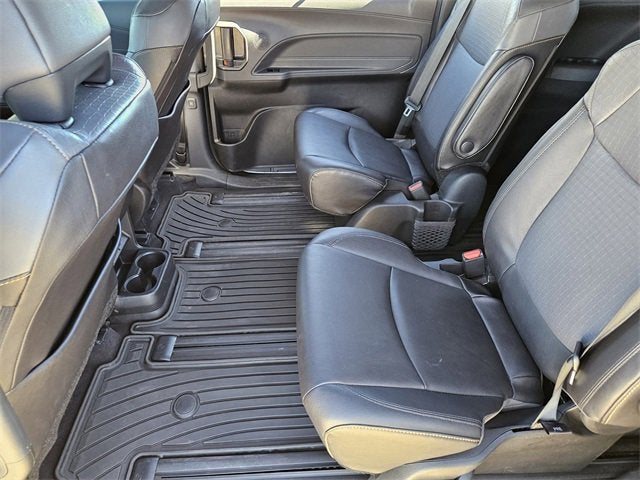 2024 Toyota Sienna LE