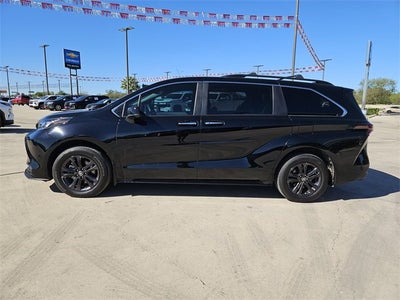 2024 Toyota Sienna LE