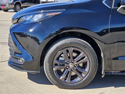 2024 Toyota Sienna LE