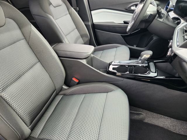 2026 Chevrolet Trax LT - Photo 10